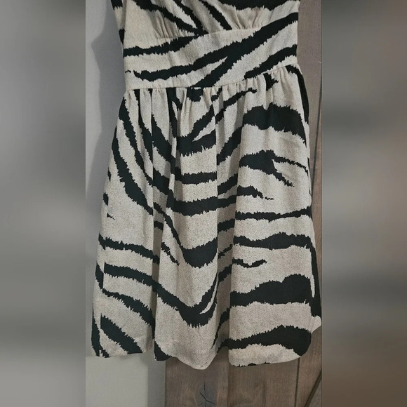 TIBI 100% wool one shoulder zebra print mini dress. Size 6 - Picture 3 of 10